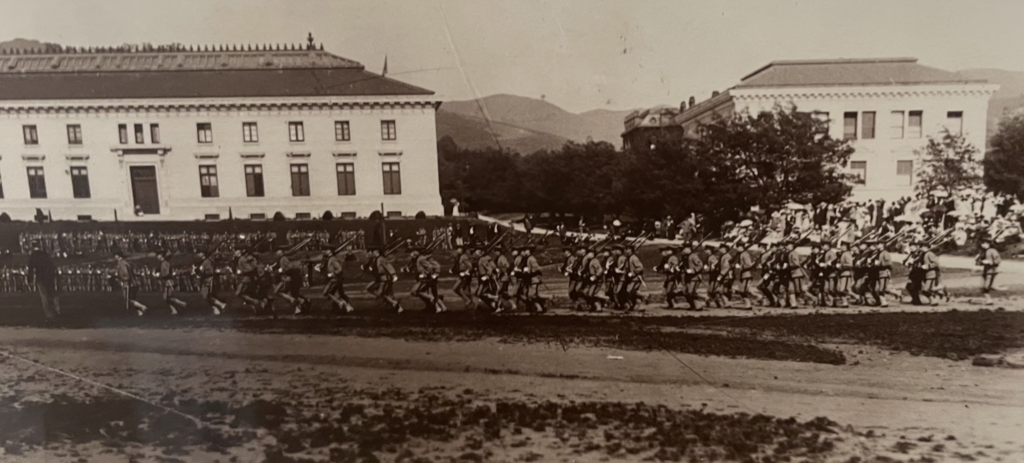 University cadets conducting drill in front of California Hall during 1912